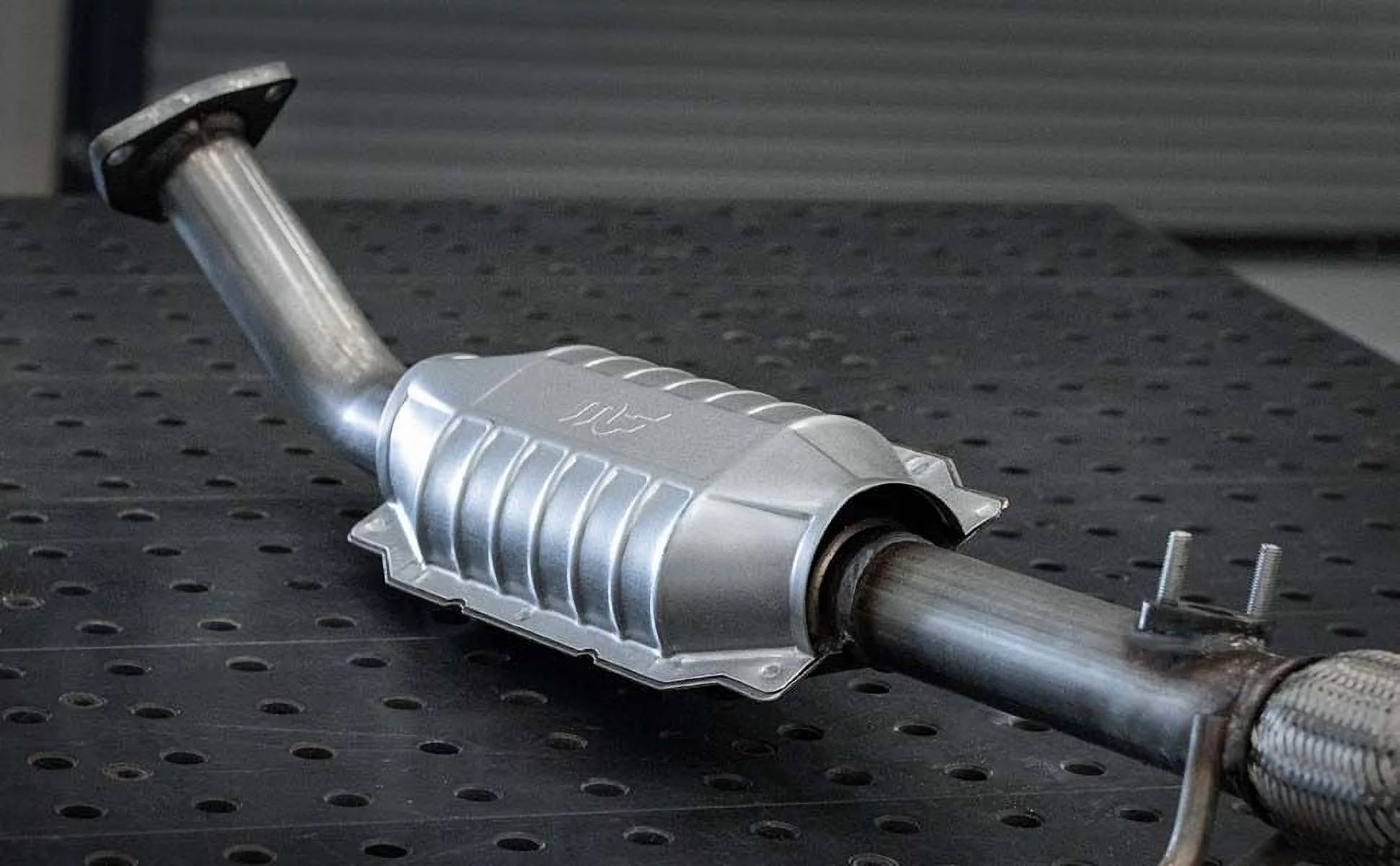 MagnaFlow Catalytic Converter Fits select: 2005-2007 FORD FIVE HUNDRED, 2005-2007 FORD FREESTYLE