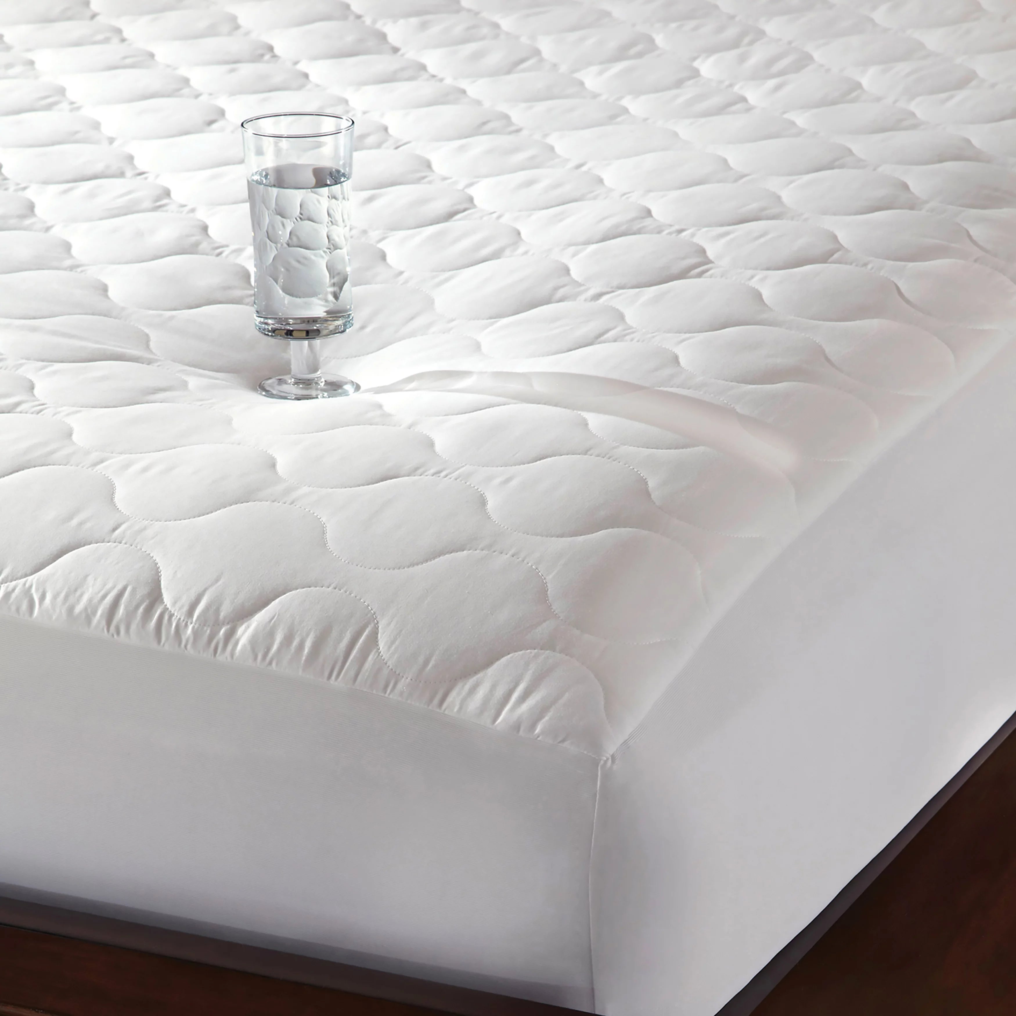Quiet Comfort 200 Thread Count Waterproof Mattress Pad, Queen